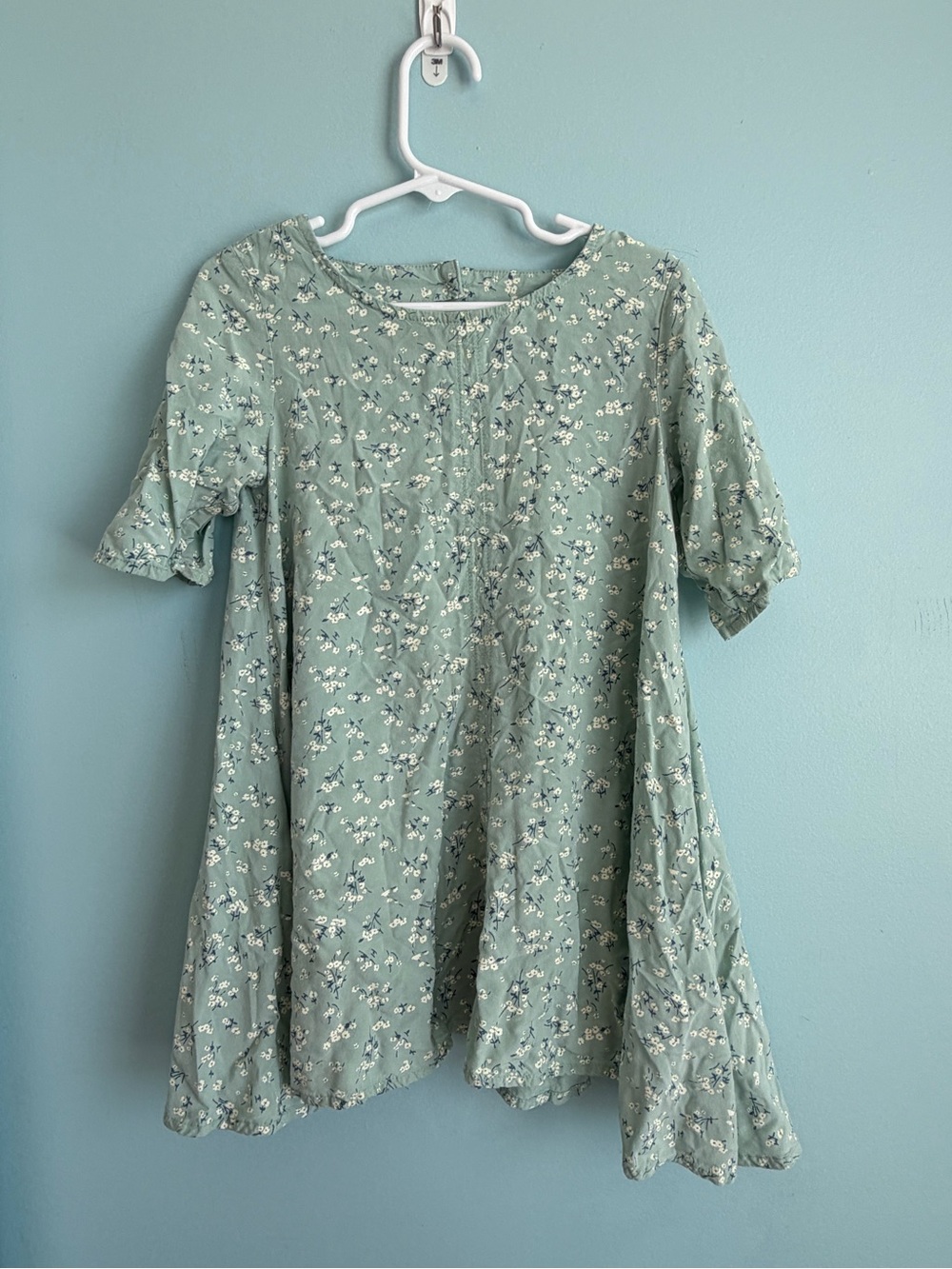 Old Navy Girls 5T Sage Green Floral Swing Dress 100% Rayon